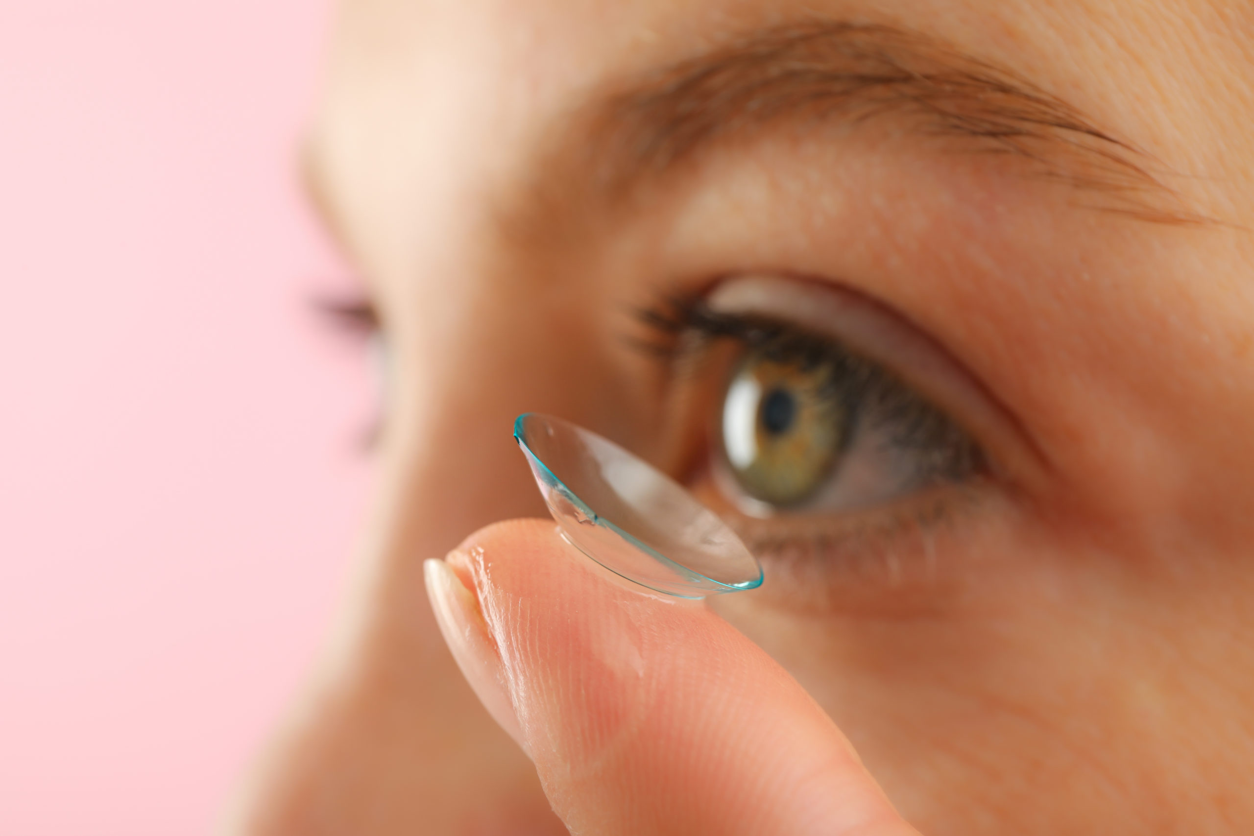 lens in oog doen