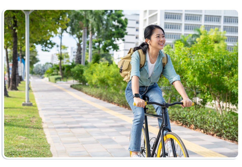 fietsende vrouw